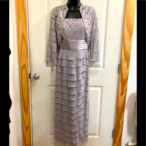 Jessica Howard Dresses & Skirts - Jessica Howard formal dress with sequins